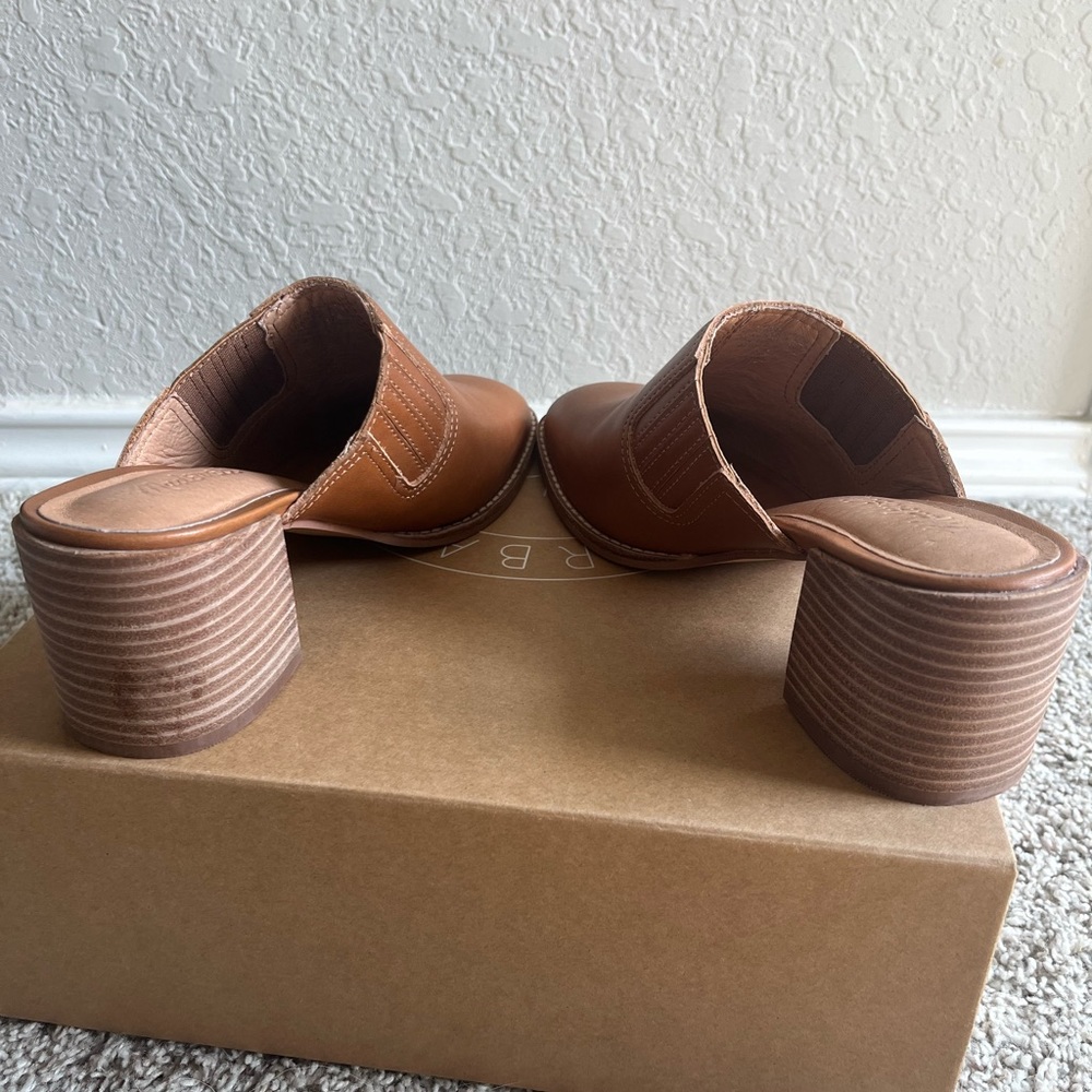 MW Carey Mule - Picture 5 of 12